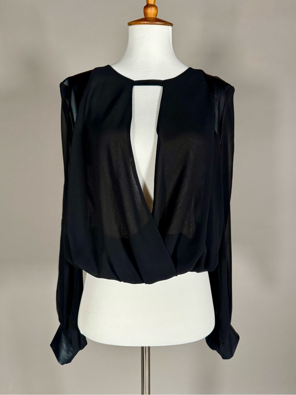 Guess by Marciano Black Long-Sleeve Surplice Keyhole Blouse
